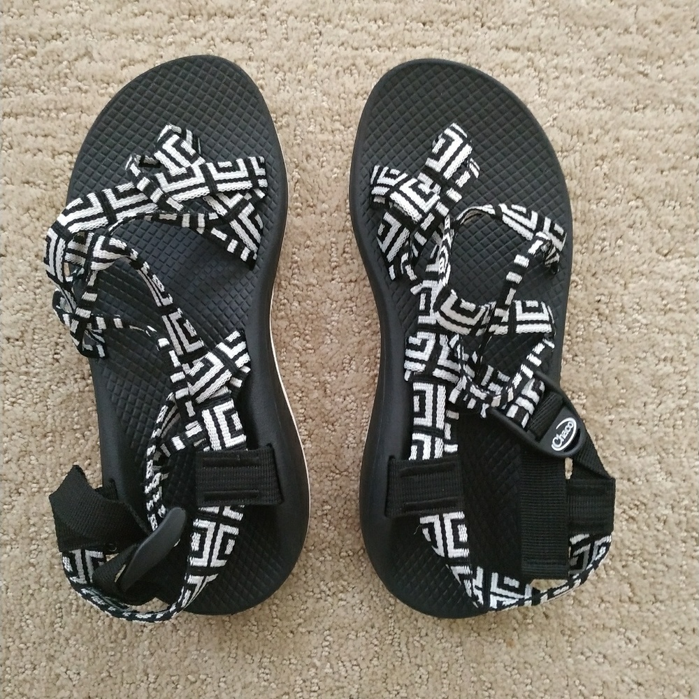 New Chaco Sports Trekking Sandals black size  7 38